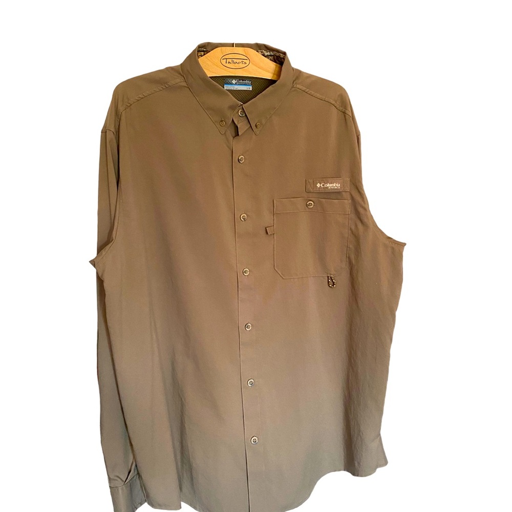 🦌Columbia🦌 PHG Long Sleeve Protective shirt, features a Relaxed Fit. L